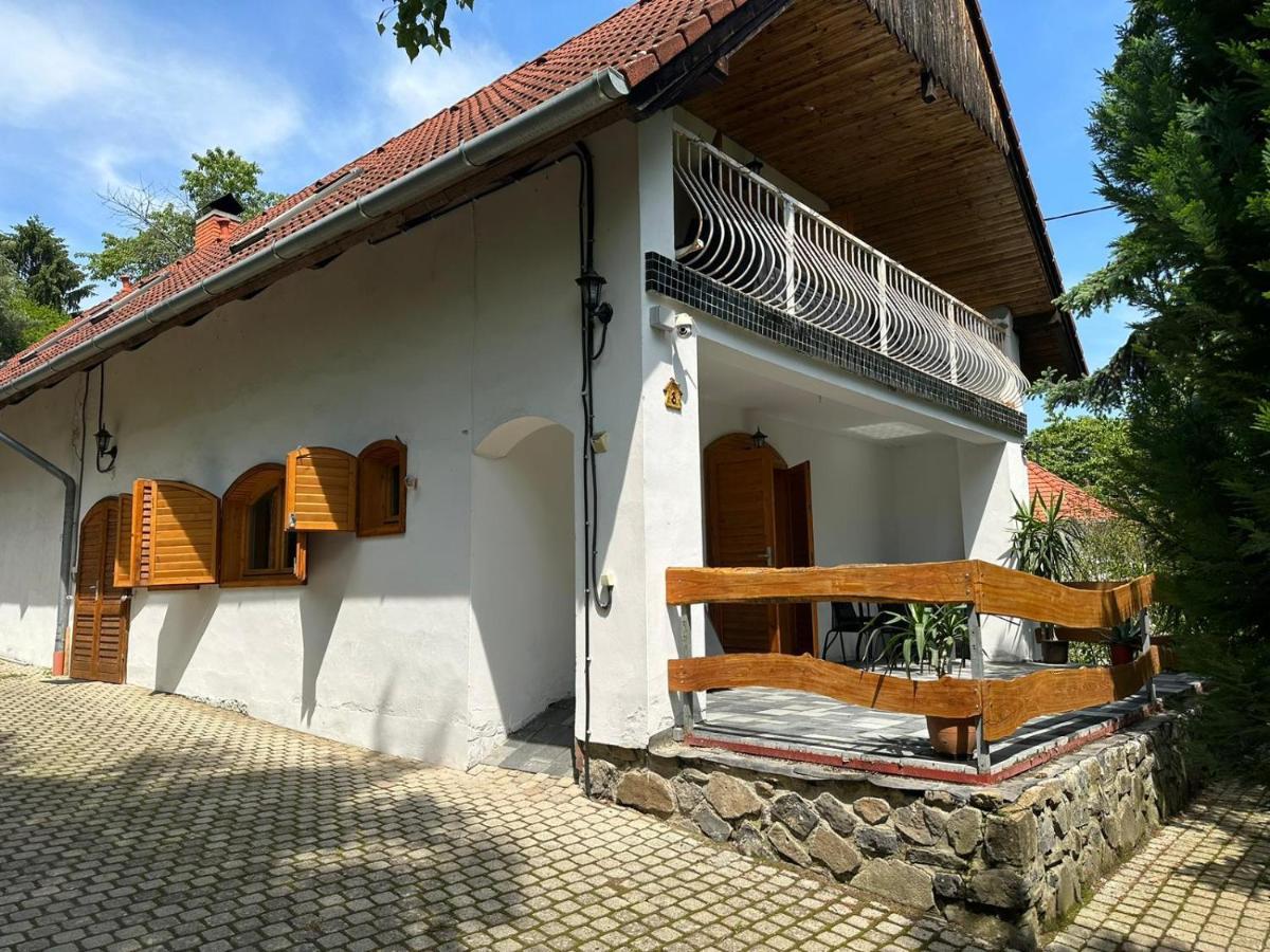Vila Parraghegy Apartman Zalaszanto Exteriér fotografie